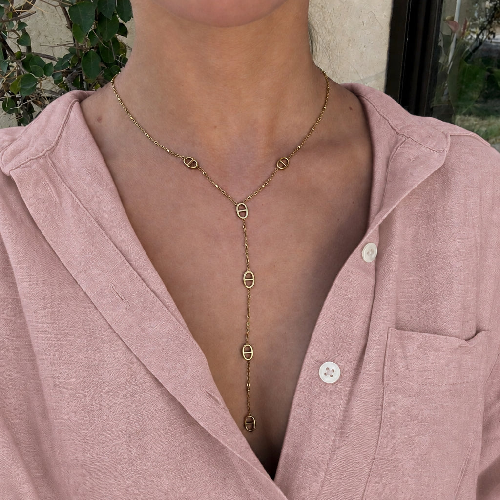 Collier Tombant Elégant a Forme Ovale
