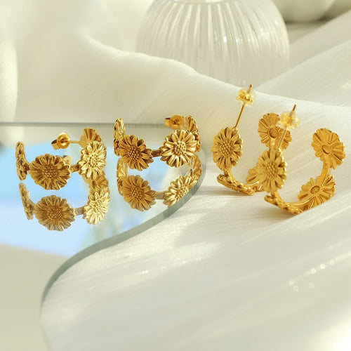 Boucles d’Oreilles Créoles Fleur Dorée