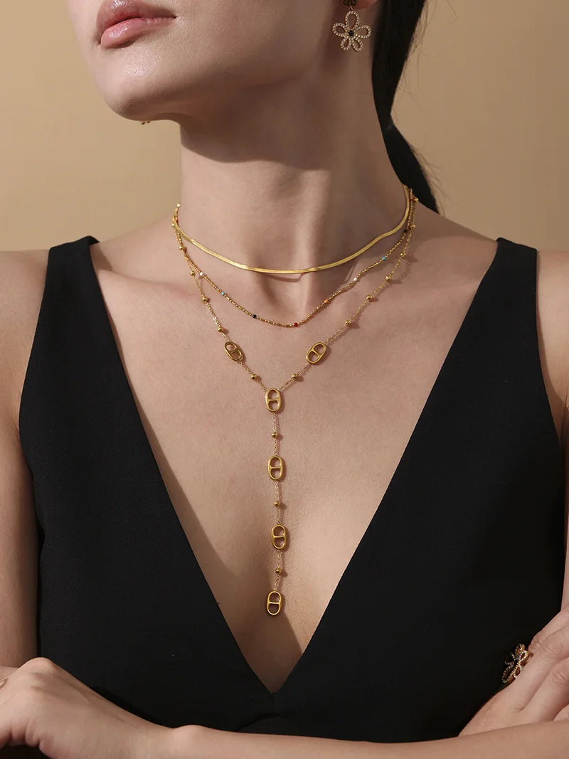 Collier Tombant Elégant a Forme Ovale